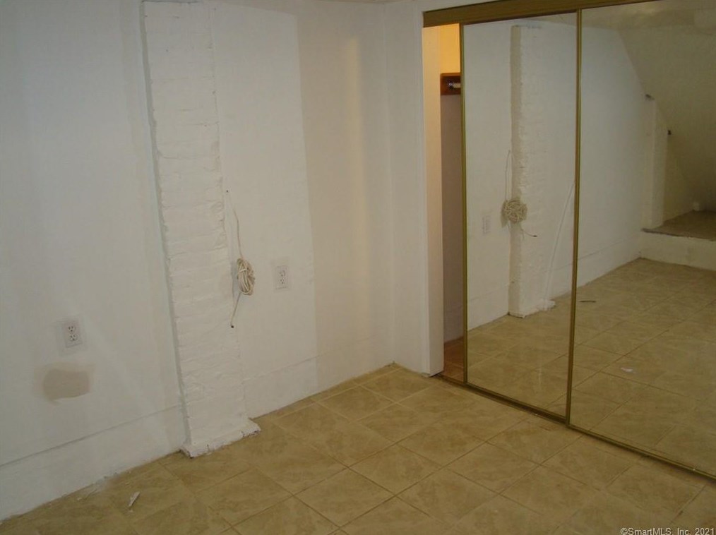 11 Webster St, Hartford CT 06111-5147 exterior