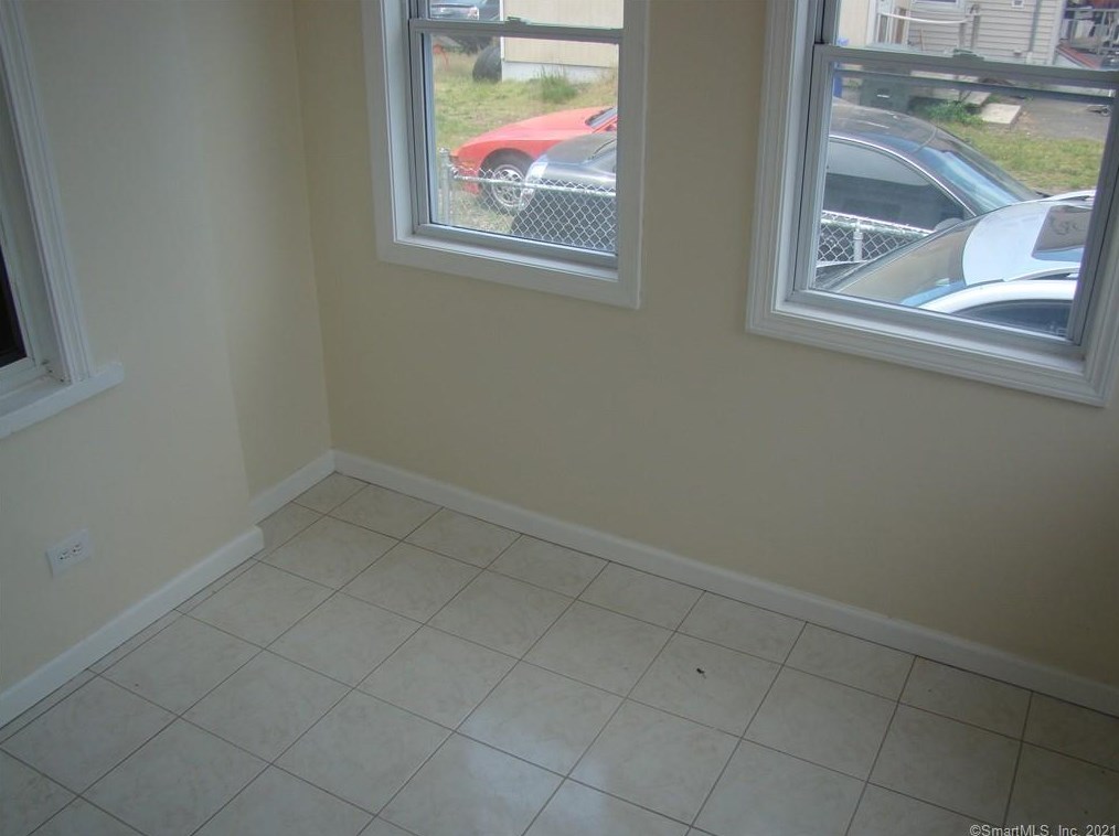 11 Webster St, Hartford CT 06111-5147 exterior