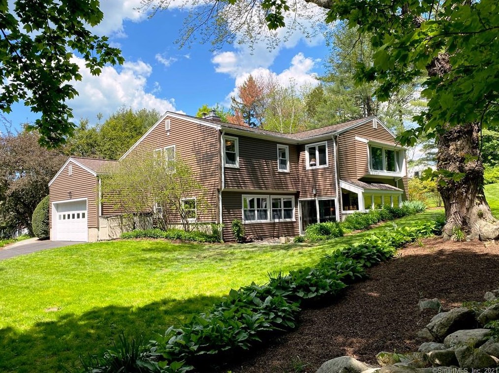11 Thistle Ln, Wilton, CT 06897
