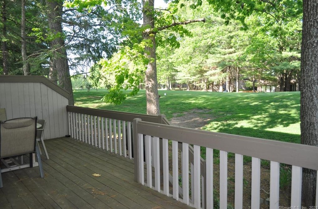 7 Redwood Ln #7, Avon, CT 06001
