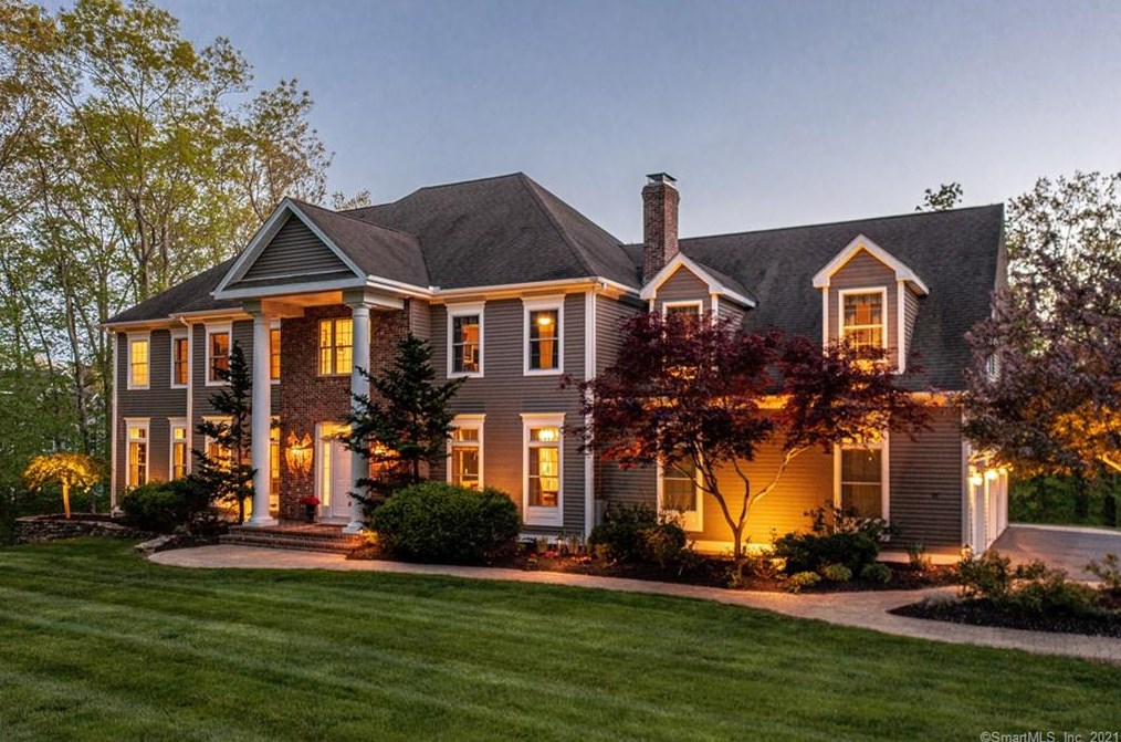 1917 Alexander Dr, Guilford, CT 06437-5032