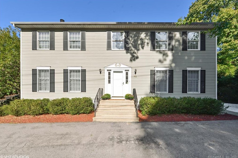42 Ritch Ave W, Greenwich, CT 06830