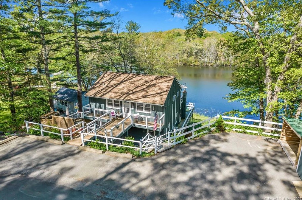 45 Boughton Rd, Lyme, CT 06371