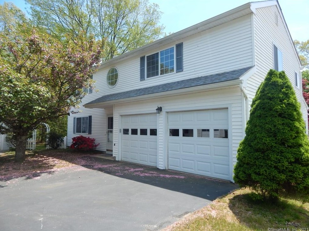 20 Apple Way, Madison CT  06443-3301 exterior