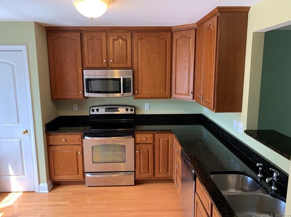 15 Freedom Way #13, Niantic, CT 06357