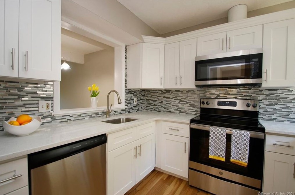 24 Fox Run #24, Woodbury, CT 06798
