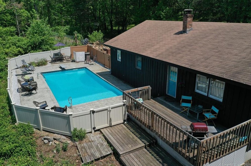 688 Goshen Hill Rd, Exeter, CT 06249