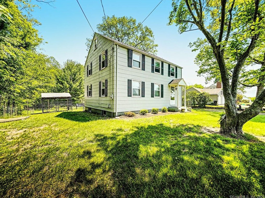 516 Grand St, Suffield CT  06093-3417 exterior