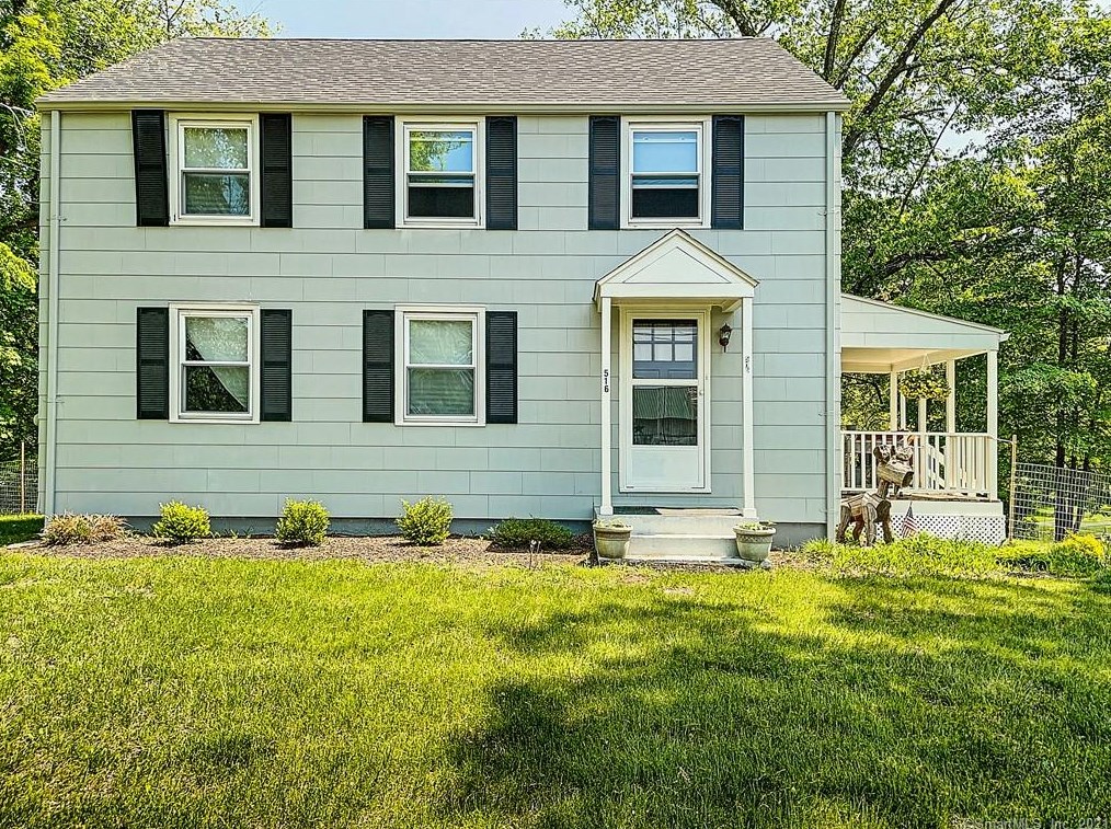 516 Grand St, Suffield CT  06093-3417 exterior