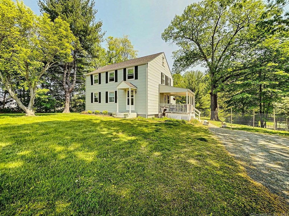 516 Grand St, Suffield CT  06093-3417 exterior