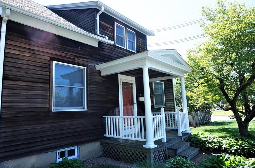 15 E Pattagansett Rd, Niantic, CT 06357