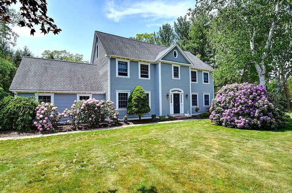 1 Cleary Ln, Windsor, CT 06095