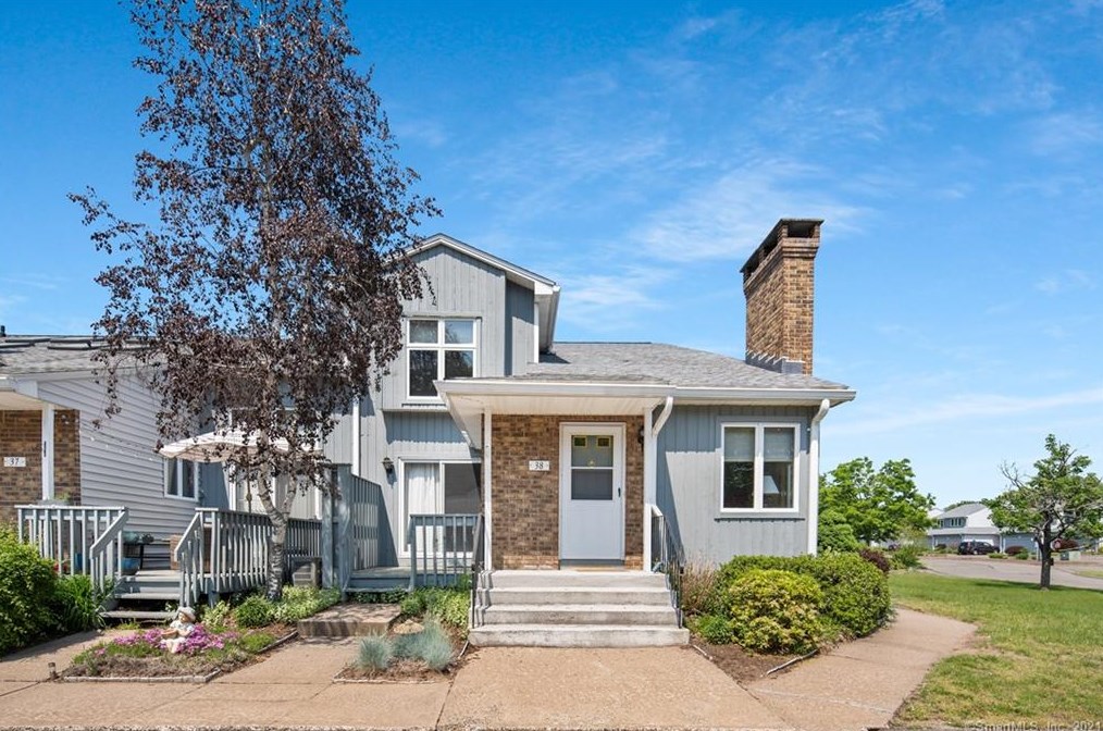 38 Ivy Ln #38, Wapping, CT 06074