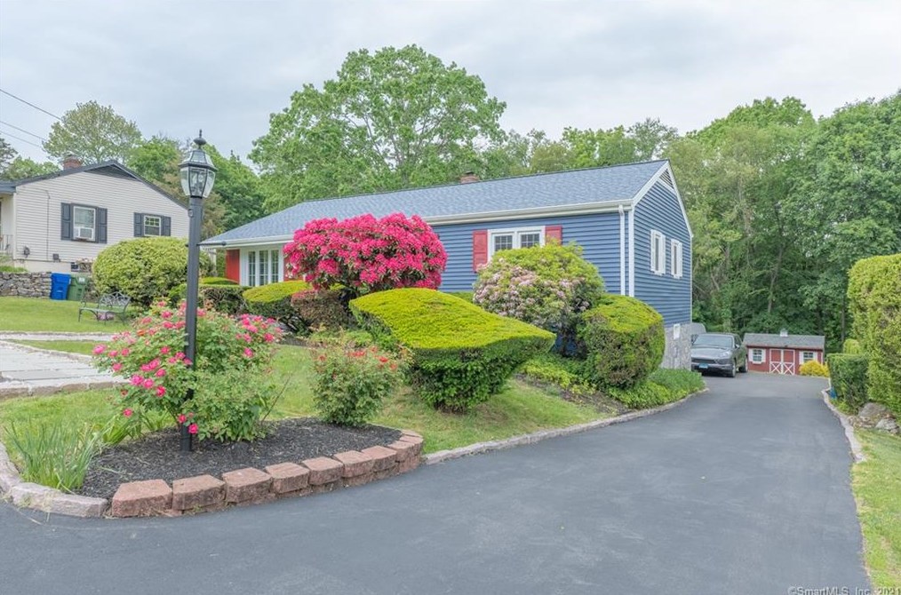 12 Berkshire Dr, Danbury, CT 06811