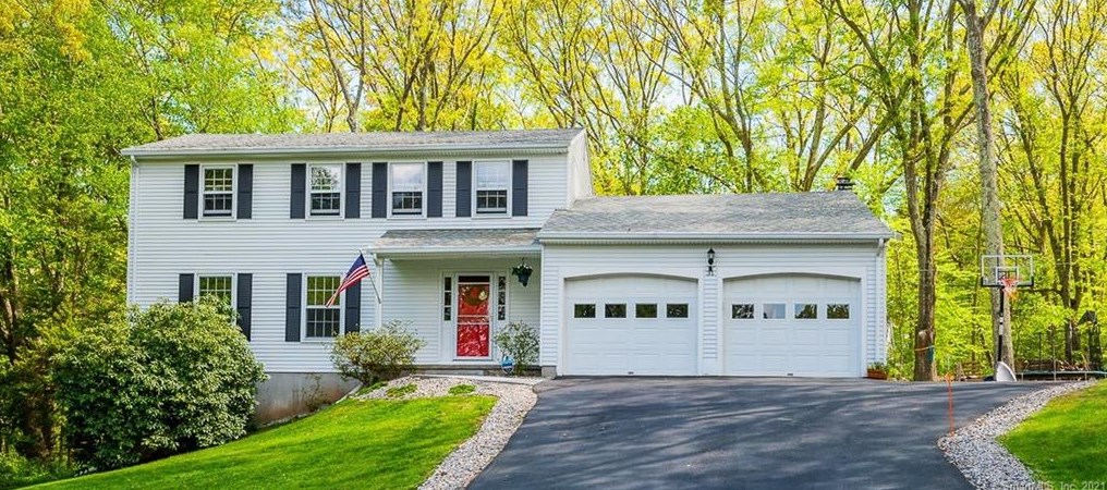31 Charter Oak Dr, East Lyme, CT 06333