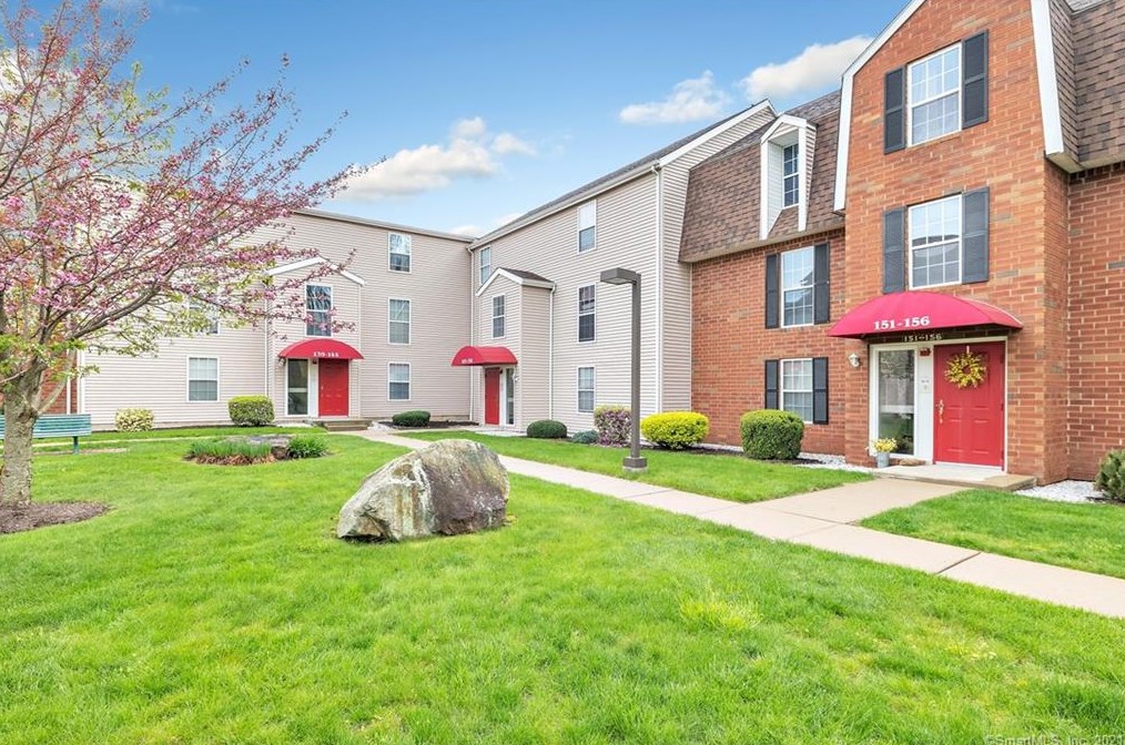 145 Heather Ridge #145, Huntington, CT 06484
