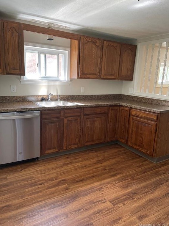 8 Laurel Rd, Rocky Hill CT  06067-3732 exterior