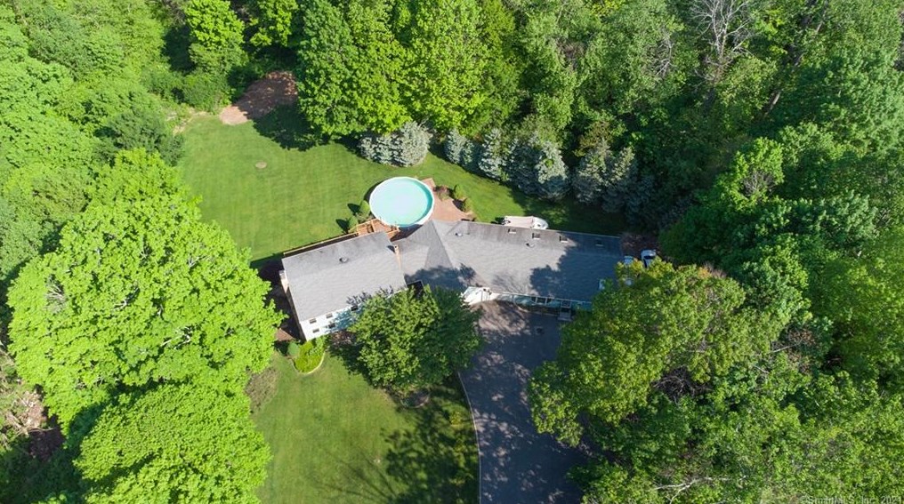 641 Monroe Turnpike, Upper Stepney, CT 06468