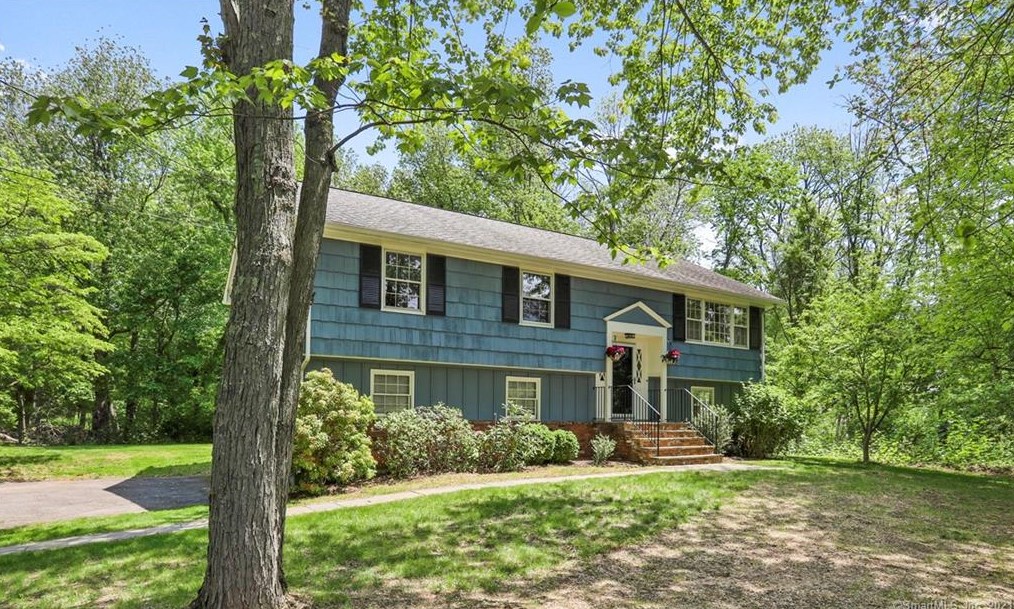 16 Hyde Ln, Westport, CT 06880