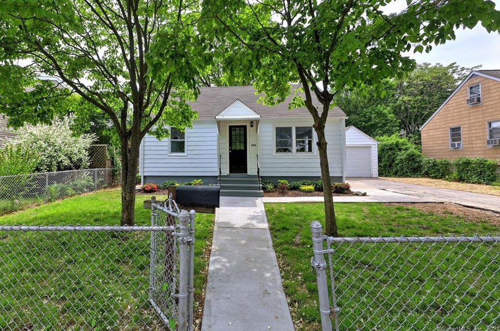 296 Granfield Ave, Bridgeport, CT 06610