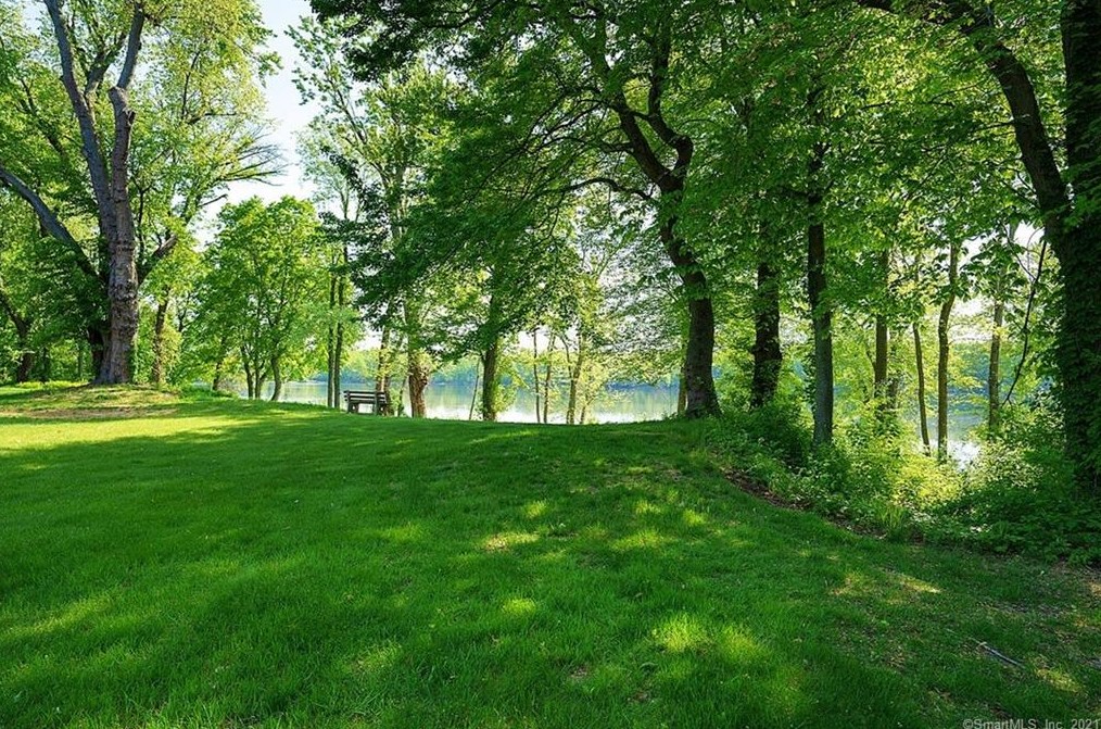 26 Deep Brook Hbr, Suffield CT  06078-1454 exterior