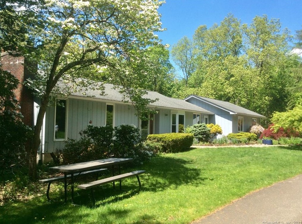 38 N Forty Rd, Woodbury, CT 06798