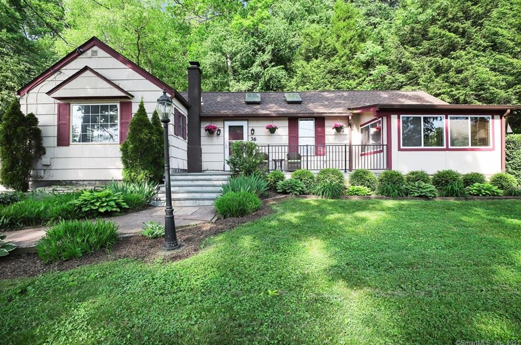 36 Philo Curtis Rd, Sandy Hook, CT 06482