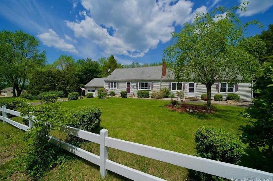 117 Snipsic Lake Rd, Ellington, CT 06029