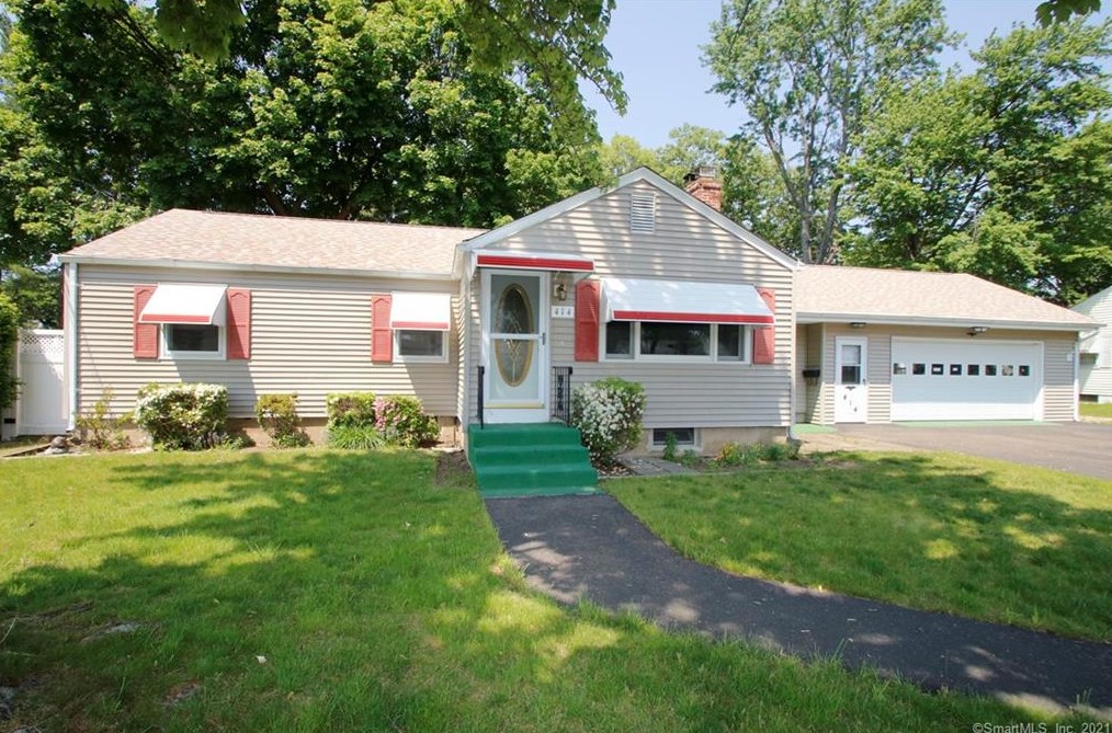 414 Denslow St, Windsor Locks, CT 06096