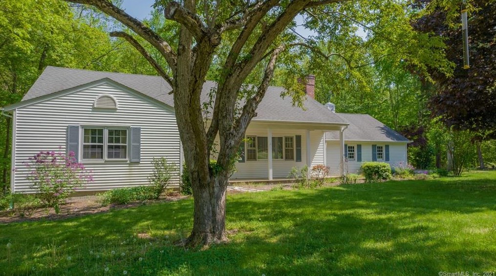 83 Canfield Dr, Bridgewater, CT 06752-1330