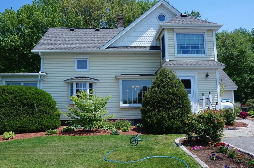 2 Society Rd, Niantic, CT 06357