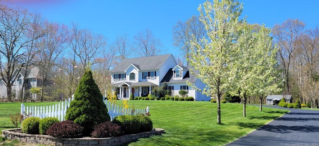 279 Usher Swamp Rd, Colchester, CT 06415