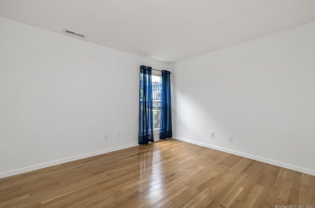 25 Glenview Dr, Cromwell CT  06416-2575 exterior
