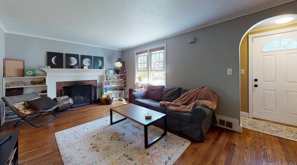 14 Edgemere Ave, Hartford, CT 06110 exterior