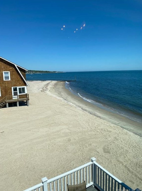 10 West End Dr, Lyme, CT 06371