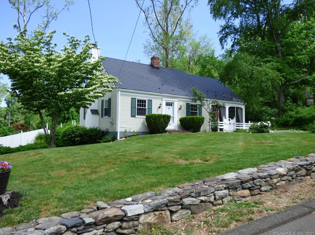 12 Baldwin Hill Rd, Brookfield Center, CT 06804