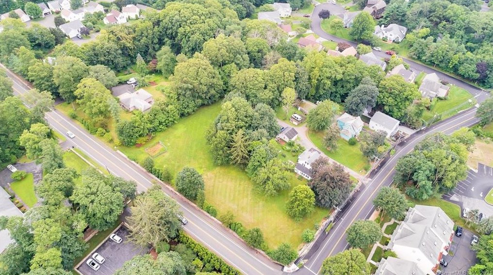 131 Turn Of River Rd, Stamford, CT 06905