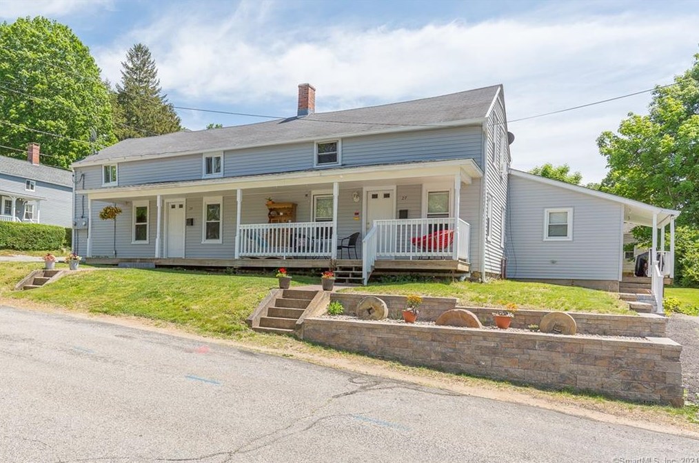 27 North St, Collinsville, CT 06019-3154