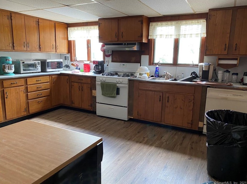 26 Case Ave #1, Winsted, CT 06098