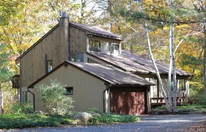 255 Stonehedge Ln, Guilford, CT 06437