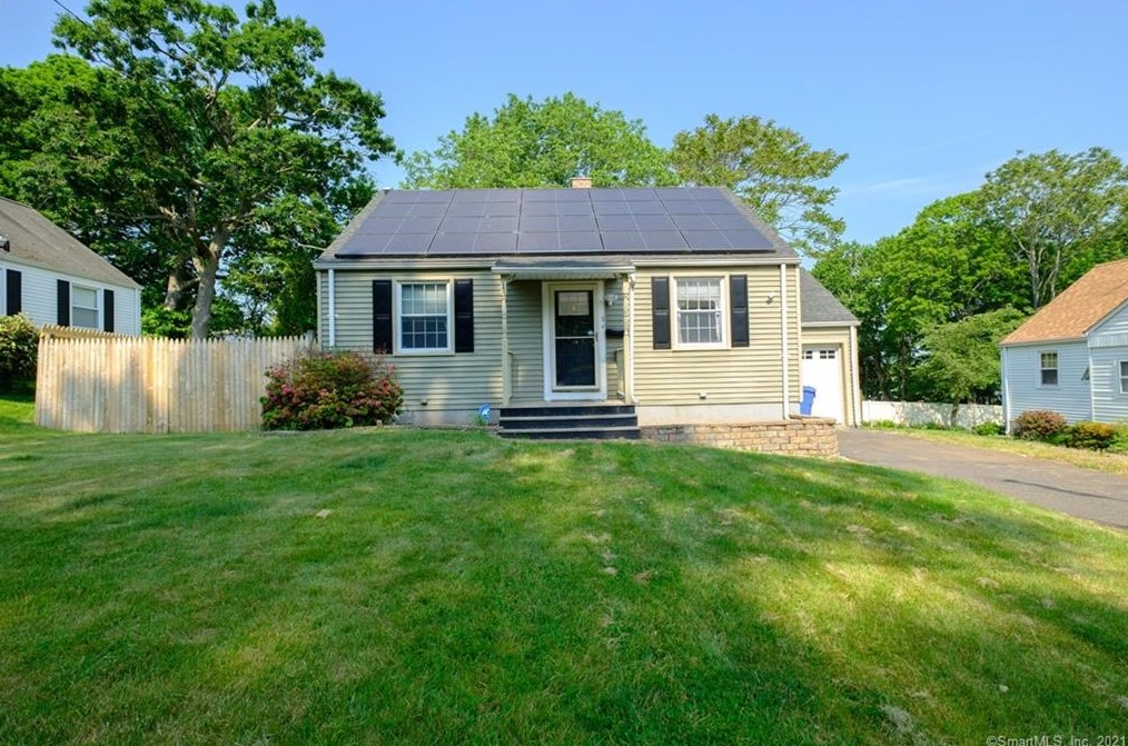 94 Yale Acres Rd, Meriden, CT 06450-4349
