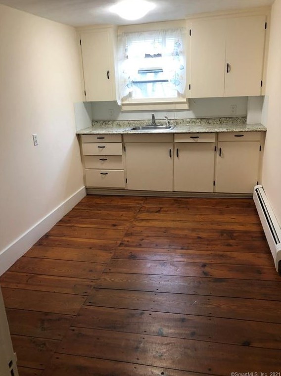 15 Commerce St, Clinton CT  06413-2054 exterior