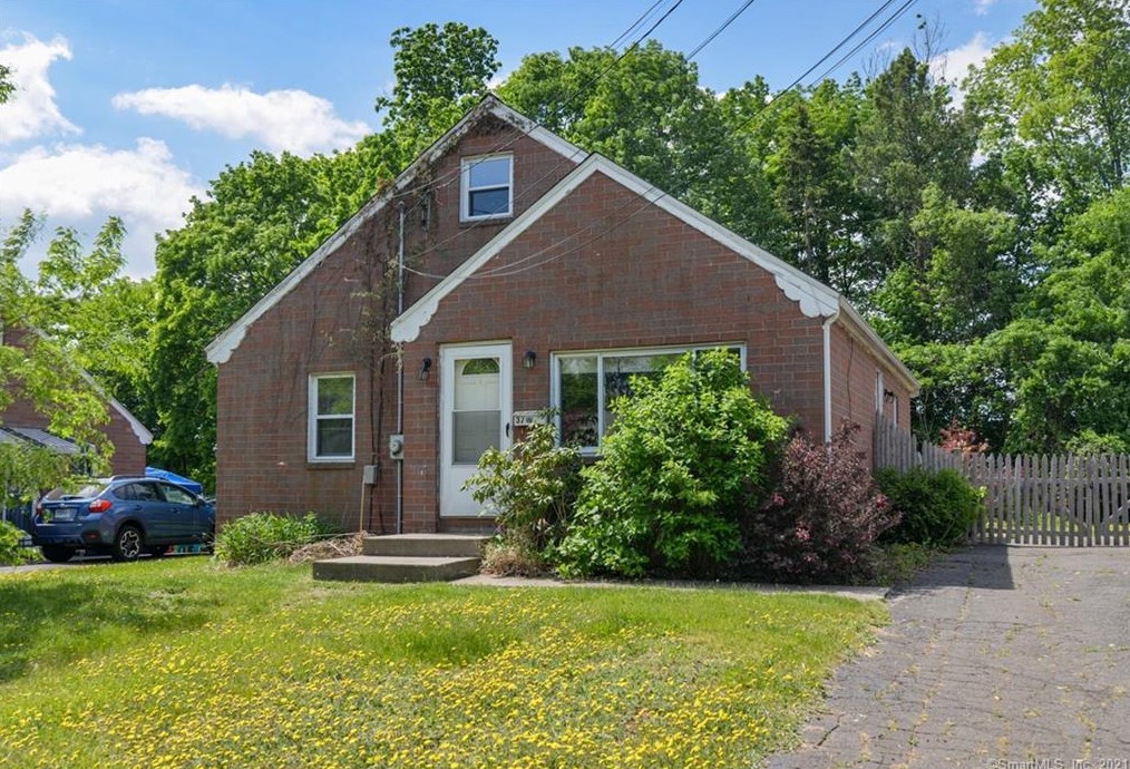 37 Sunbright Dr, Meriden, CT 06450 exterior