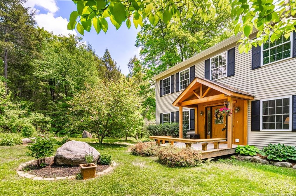 6 Feather Ln, Riverton, CT 06065-1137