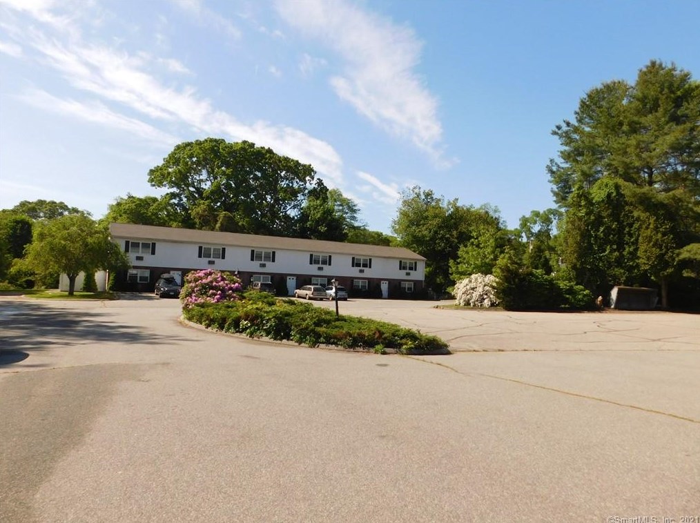 17 Peggy Ln, Niantic, CT 06357