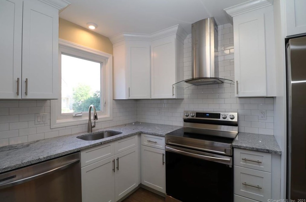 134 Oak Ridge Dr #134, Windsor Locks, CT 06096
