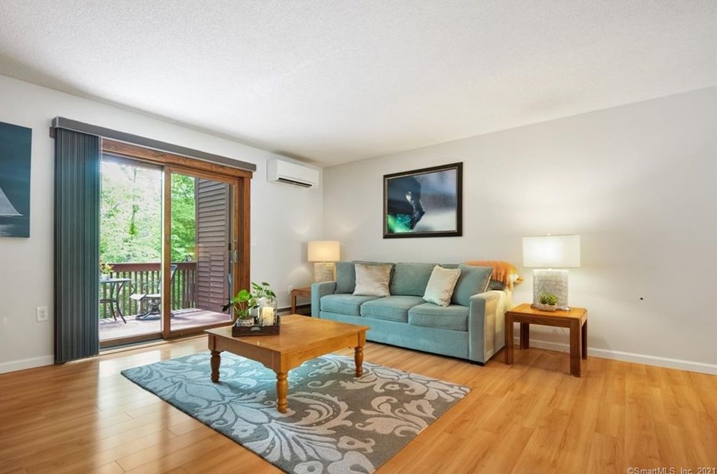 97 W Main St #88, Niantic, CT 06357