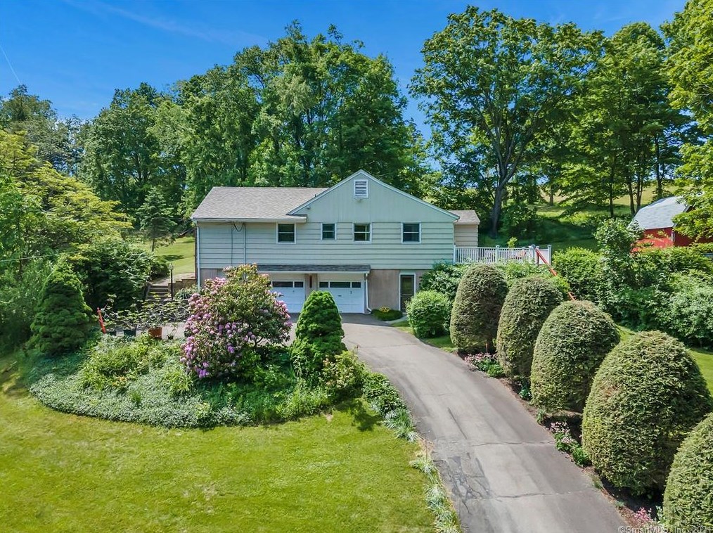 1580 Middletown Ave, Northford, CT 06472
