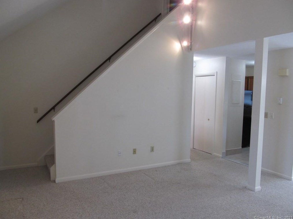 54 Rope Ferry Rd #d82, Waterford, CT 06385