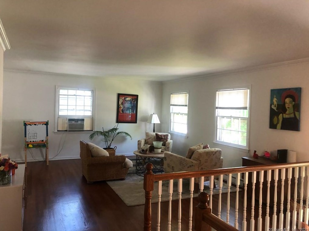 33 Loughran Ave, Stamford, CT 06902